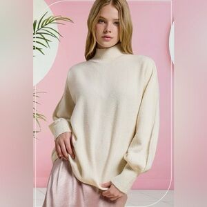 135. Mock neck, milk